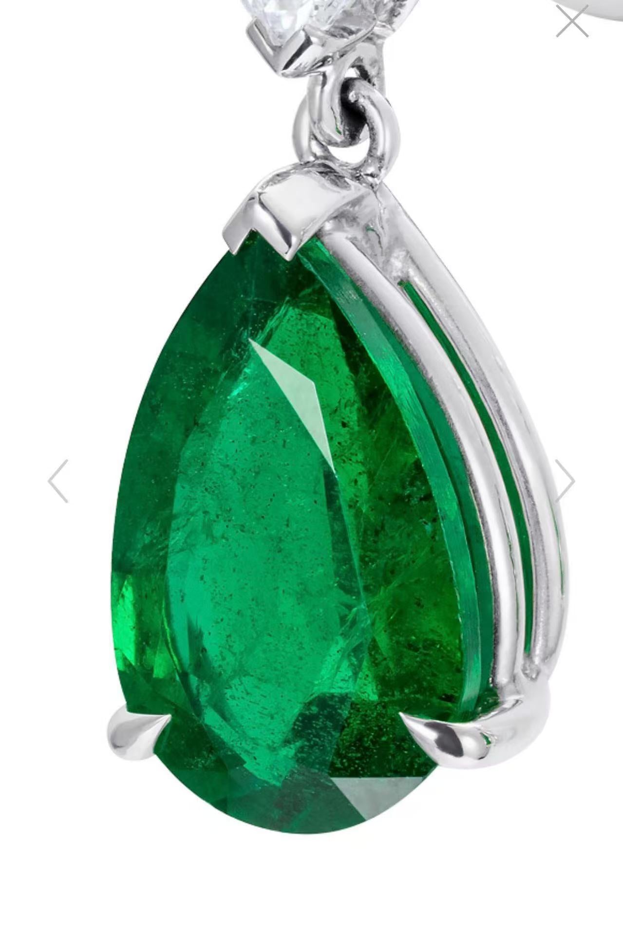 Lab-grown emerald earrings, pear-shaped emerald, platinum, certificate of authenticity.