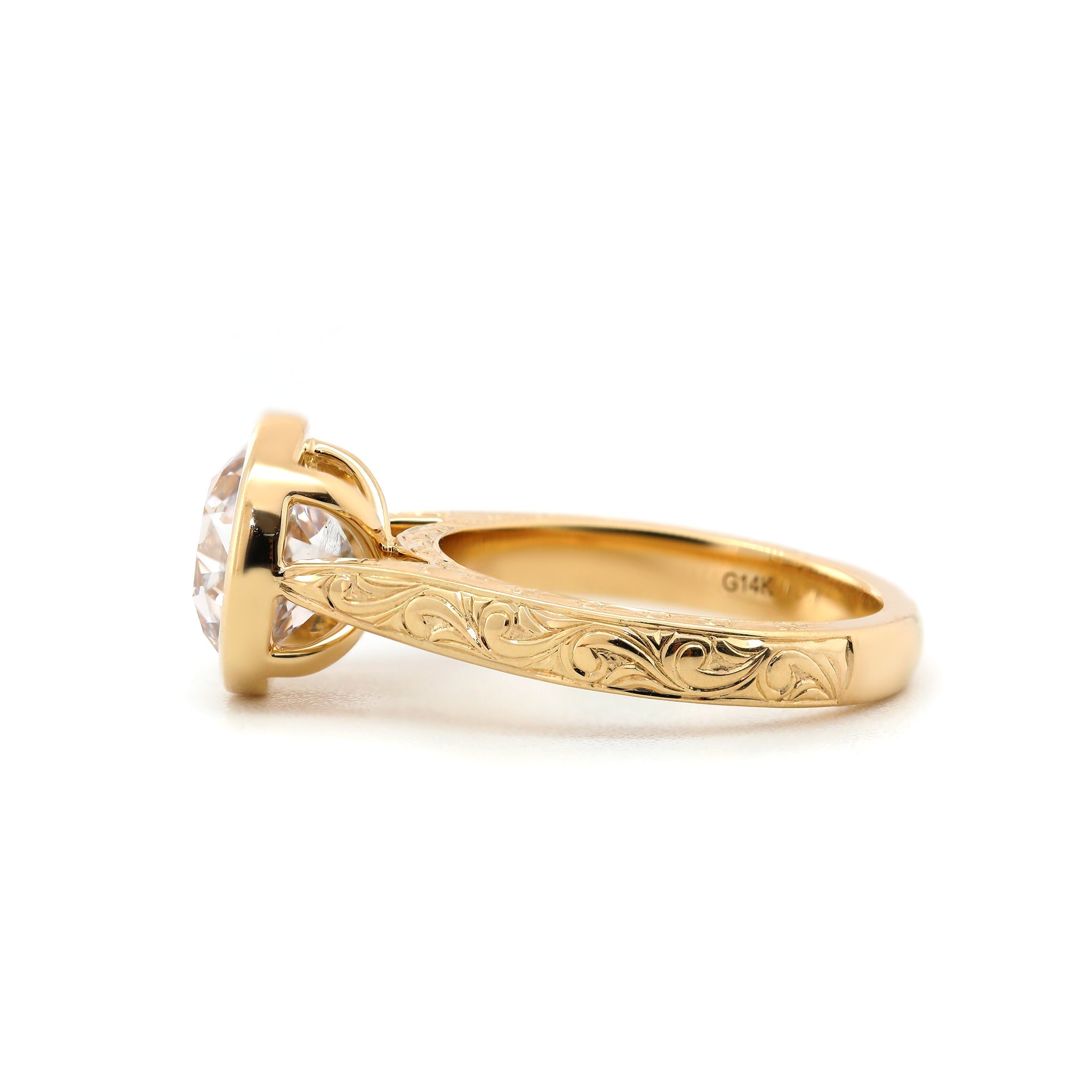 Lab-grown diamond ring, round, 3.19 carats, bezel setting, hand-engraved design, antique European cut.