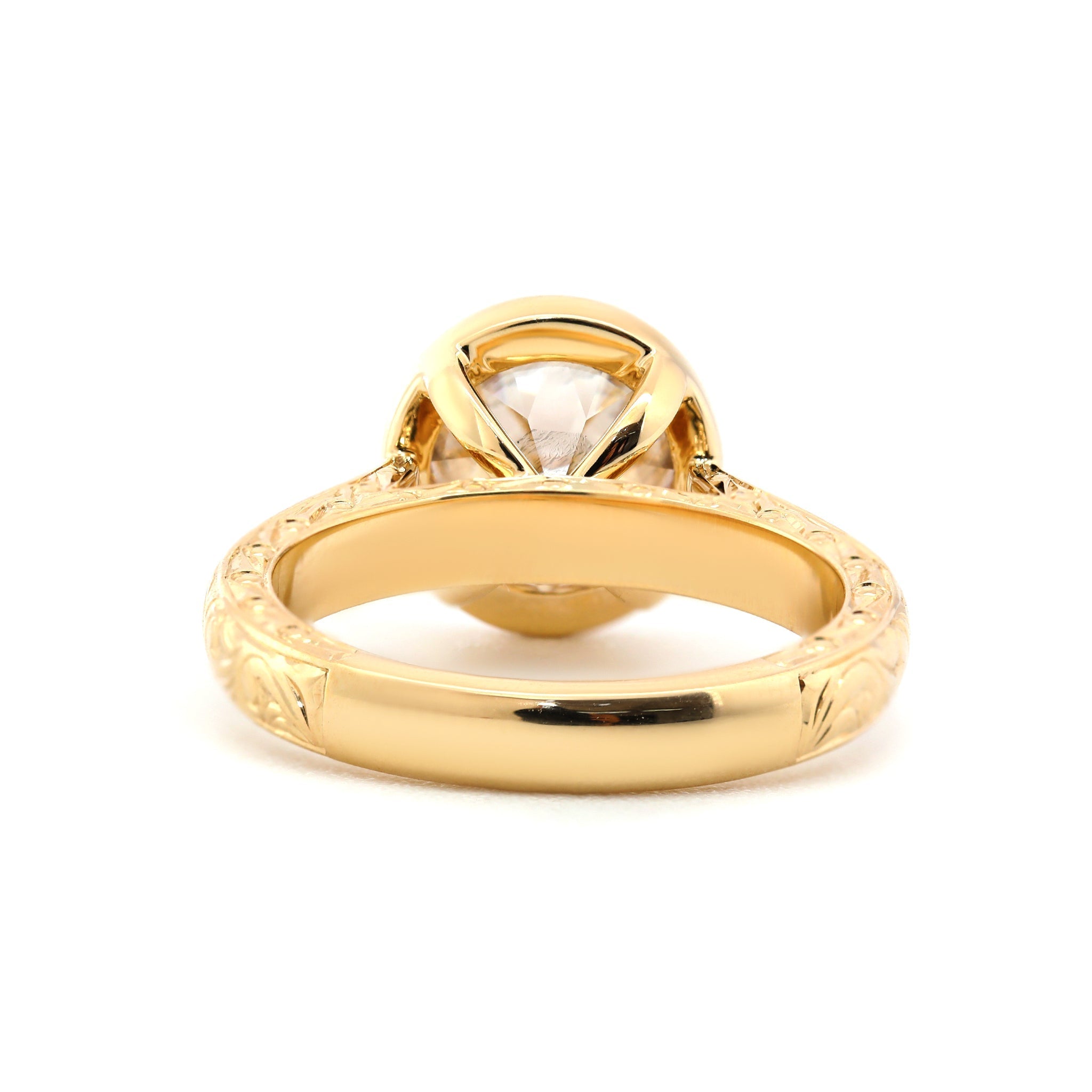 Lab-grown diamond ring, round, 3.19 carats, bezel setting, hand-engraved design, antique European cut.